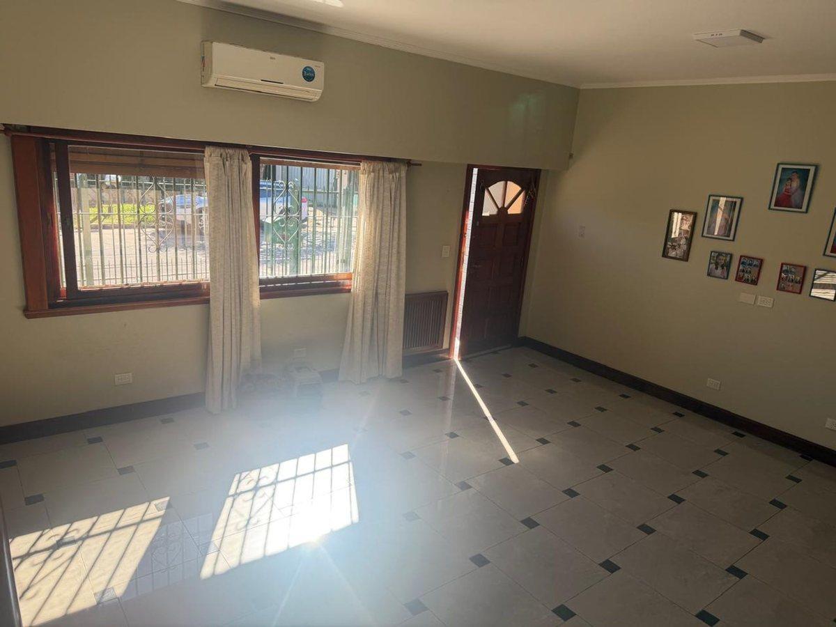 Foto de VENTA CASA 7 AMBIENTES VILLA ADELINA, imagen 5