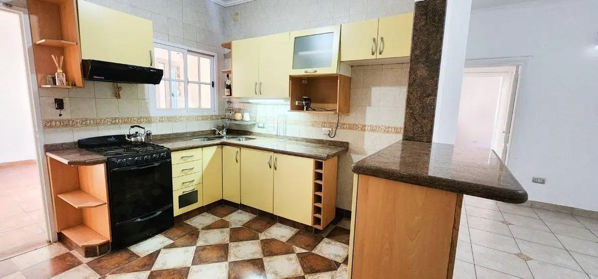 CASA EN VENTA 3 AMBIENTES CON COCHERA RAMOS MEJIA 4