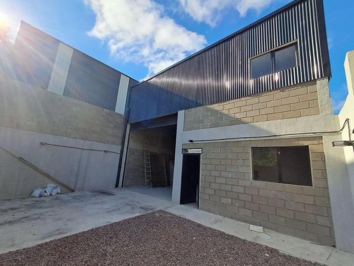 Venta Galpón en Troncos de Talar - Tigre -Estrenar 3