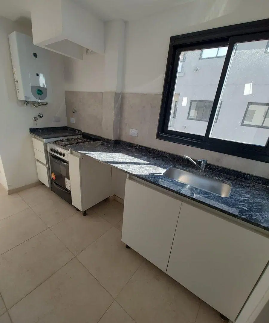 Venta excelente Monoambiente balcón Santos Lugares 4