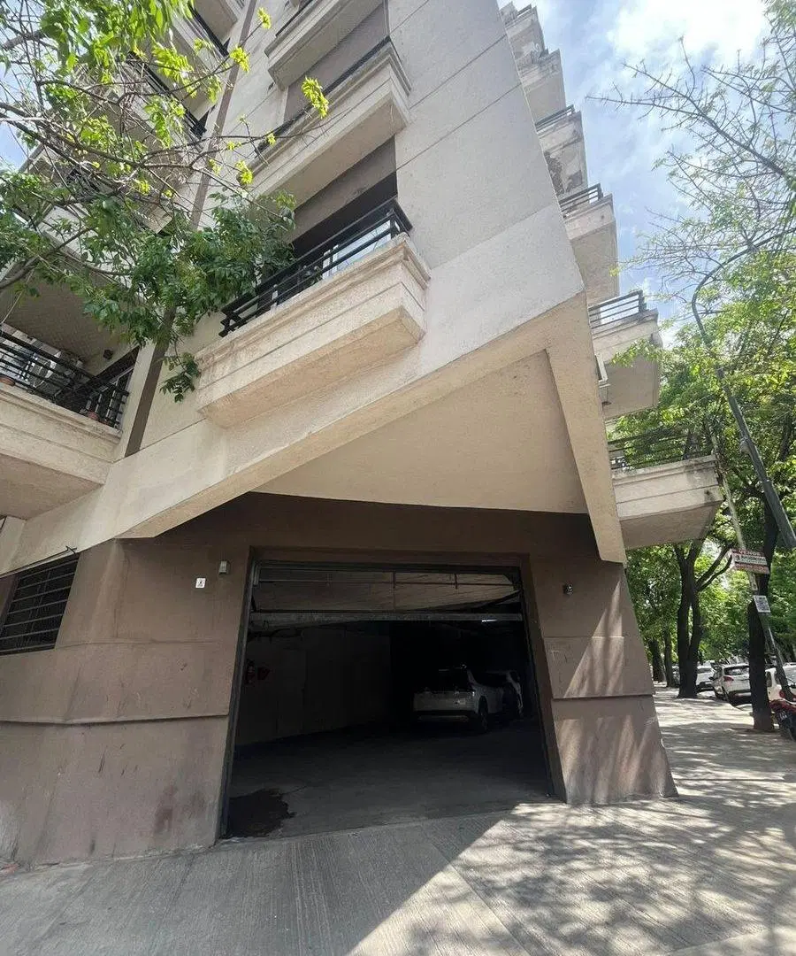 VENTA DOS COCHERAS CUBIERTAS CABALLITO 3