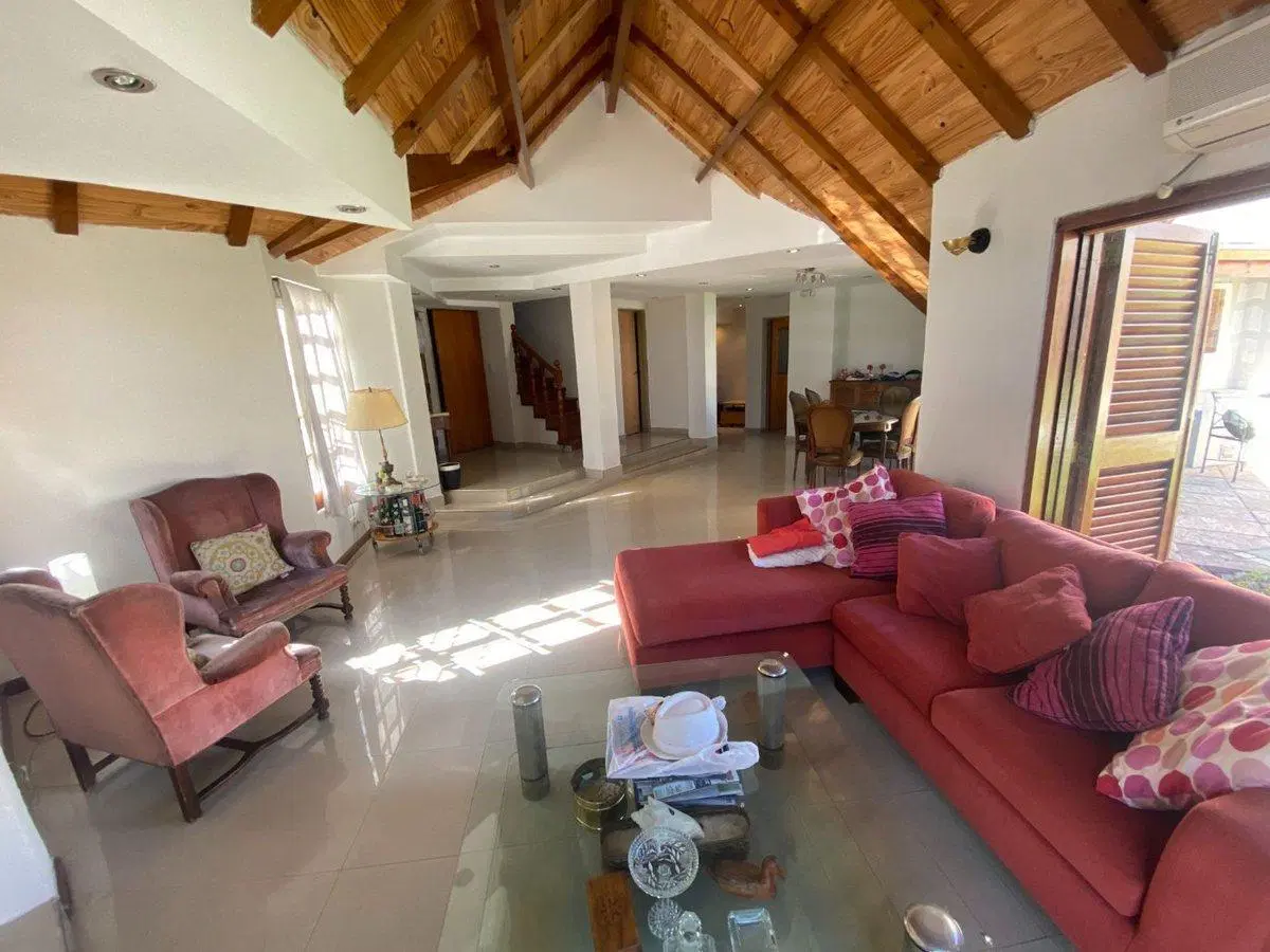VENTA CASA 5 AMBIENTES LOMAS DE ZAMORA 4