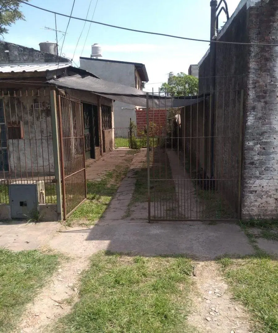 Casa 3 ambientes c/Jardin en venta en Grand Bourg 5