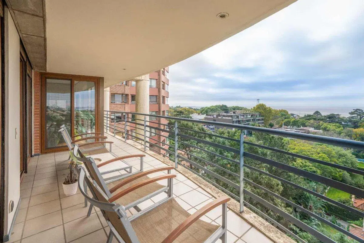 Departamento 6 ambientes, 4 cocheras VISTA AL RIO 4