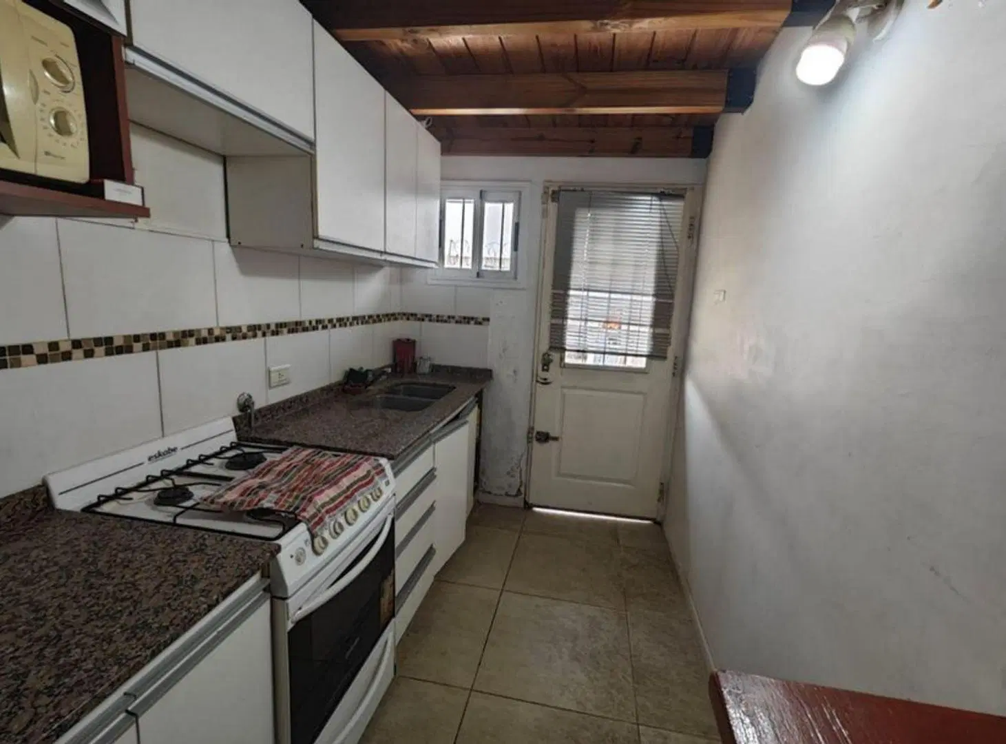 ALQUILER CASA EN FRUTOS GONZALEZ ESCOBAR 4
