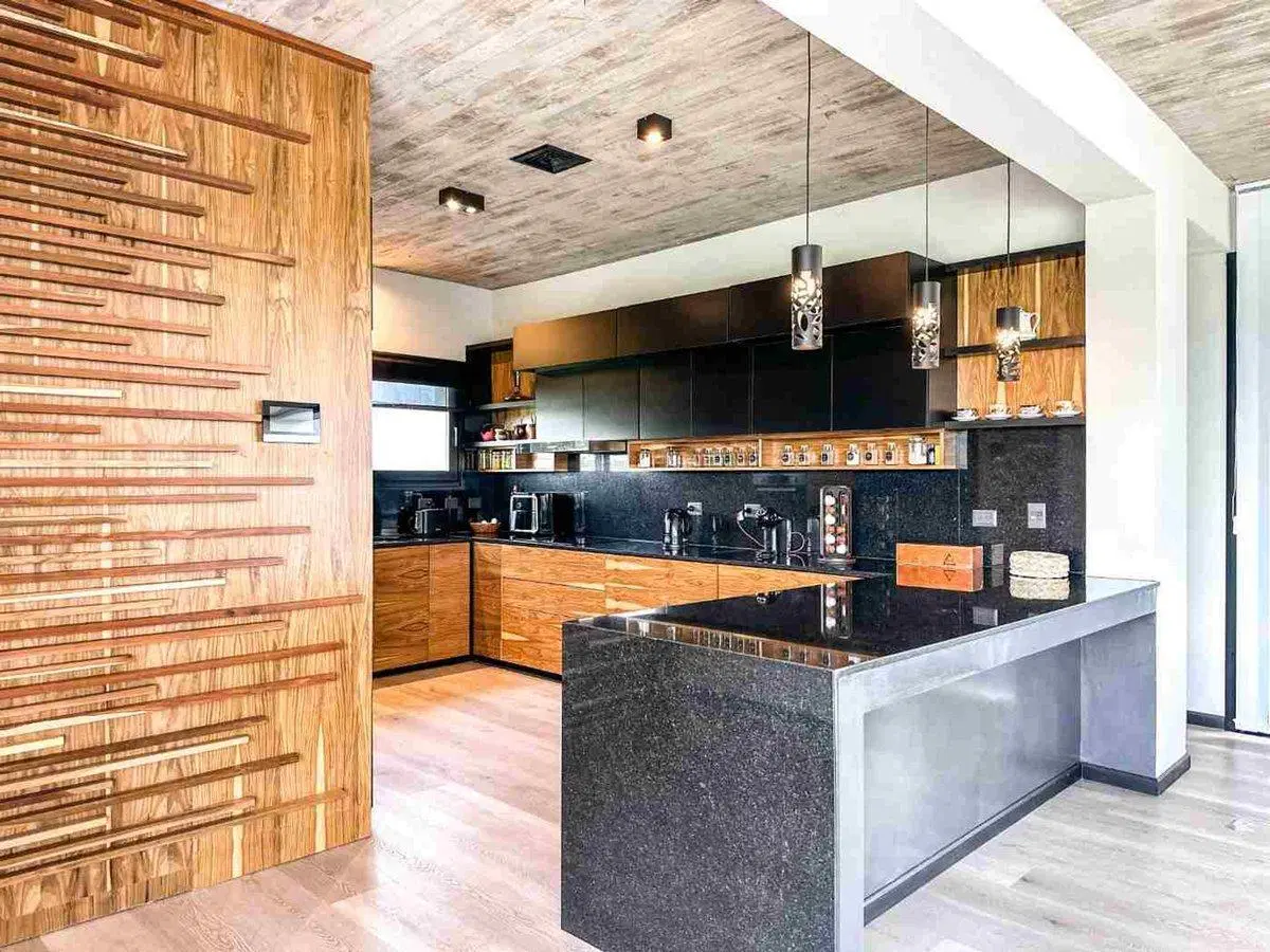 VENTA CASA A LA LAGUNA EN CHACRAS DE LA RESERVA 5