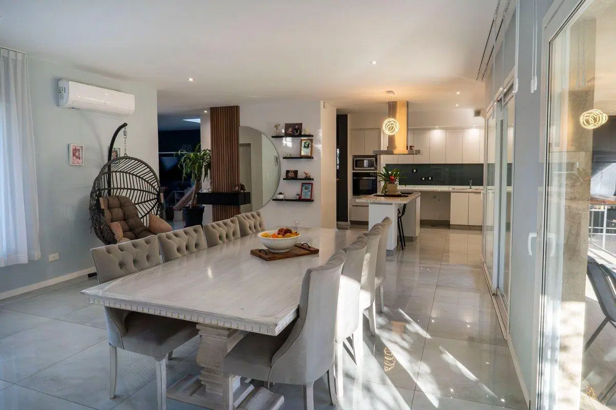 CASA EN VENTA ALVEAR DE BENAVIDEZ 4 DORM PILETA 2