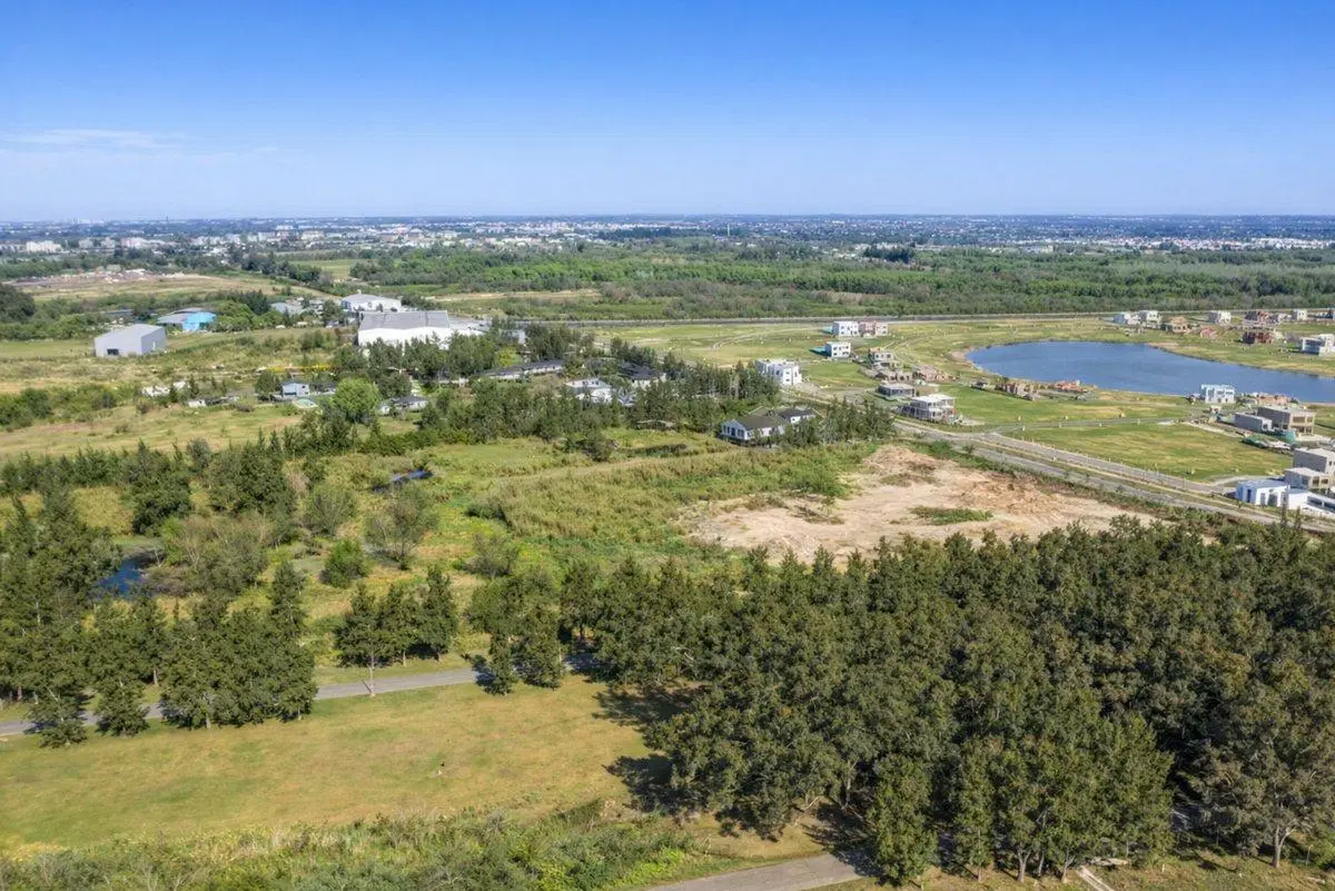 Venta LOTE con proyecto inmobiliario avanzado 3