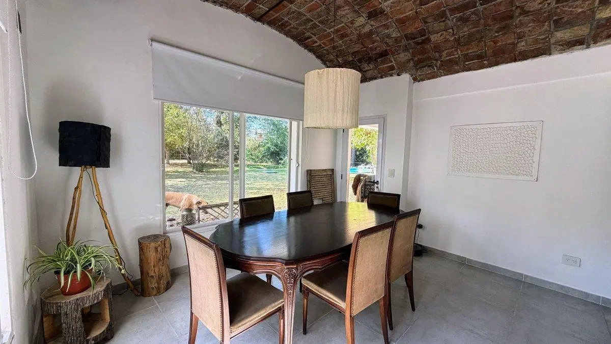 VENTA CASA CON PILETA LOTE 1750 m² EL REMANSO 4