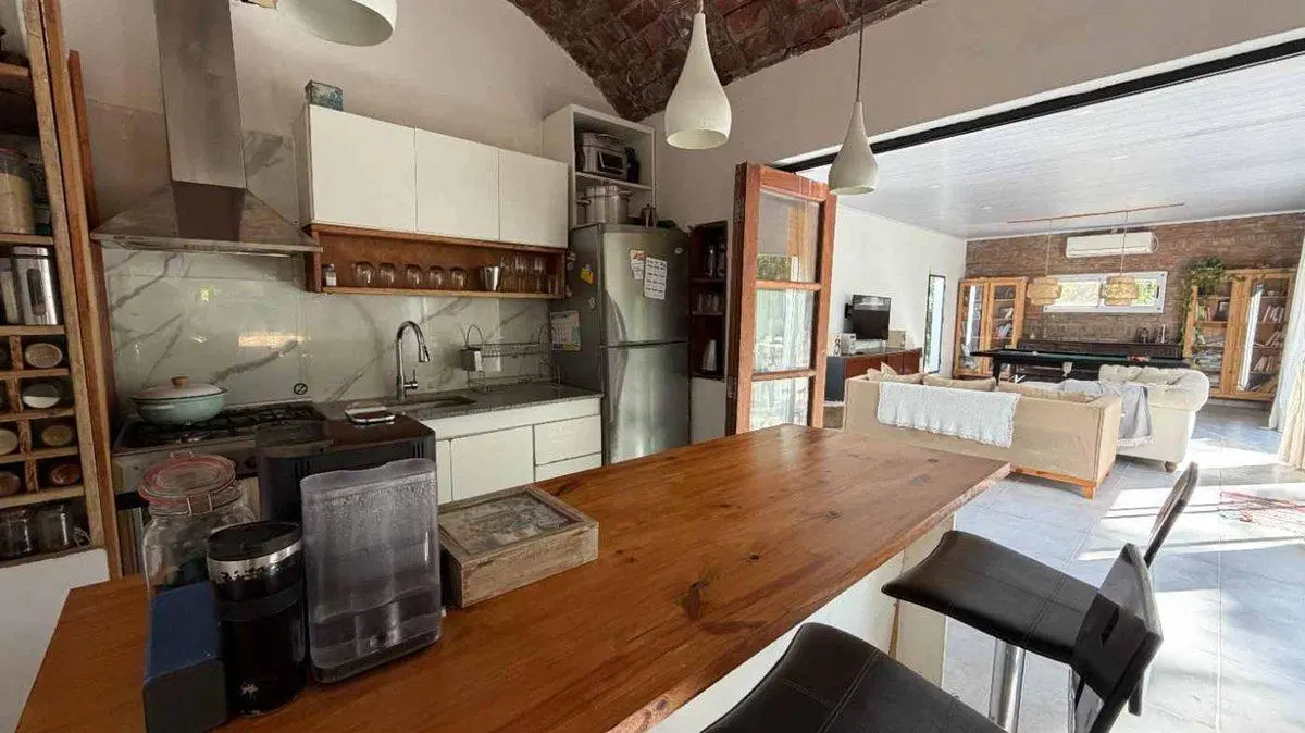VENTA CASA CON PILETA LOTE 1750 m² EL REMANSO 2