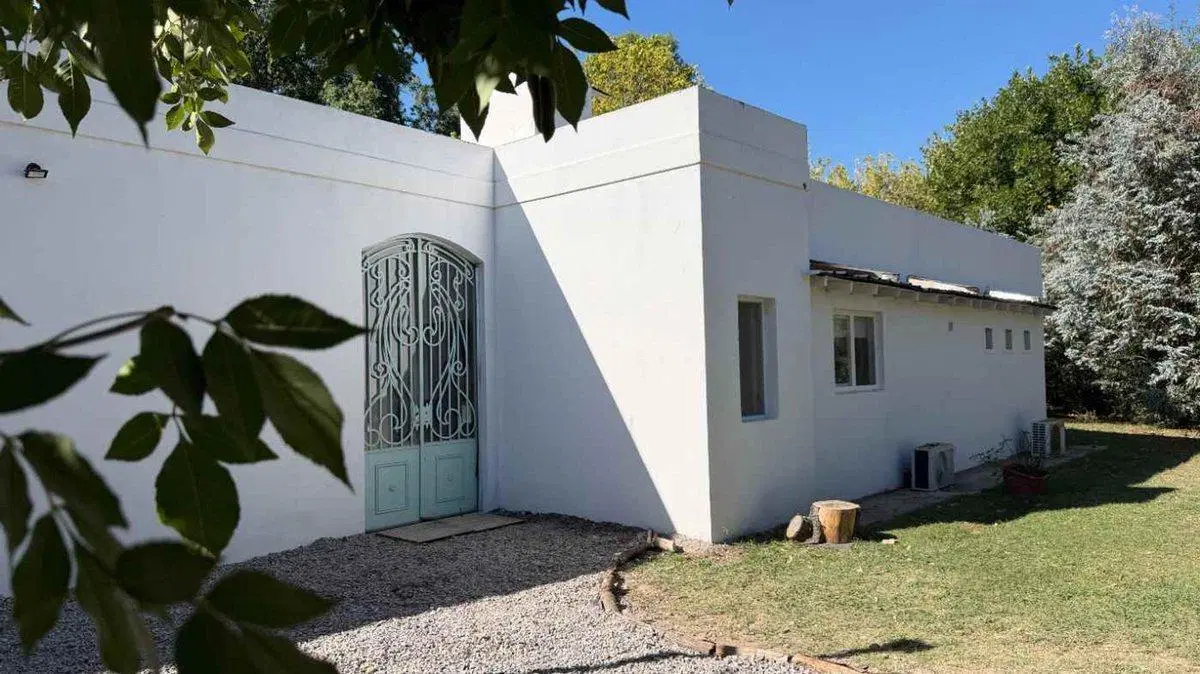 VENTA CASA CON PILETA LOTE 1750 m² EL REMANSO 3