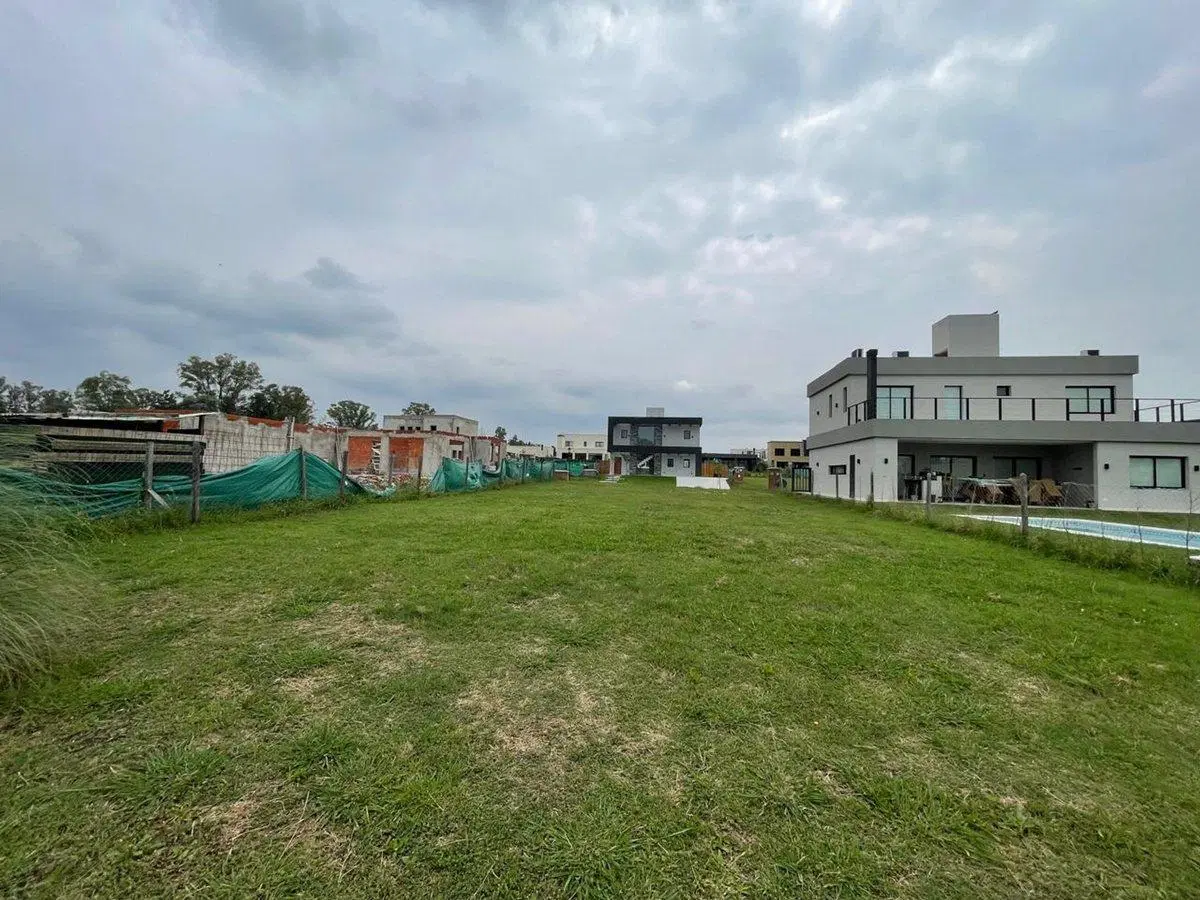 Venta Terreno en Barrio Santa Elisa Pilar del Este 5