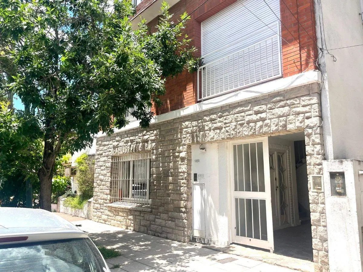 Venta PH 4 ambientes Vicente Lopez con patio 3