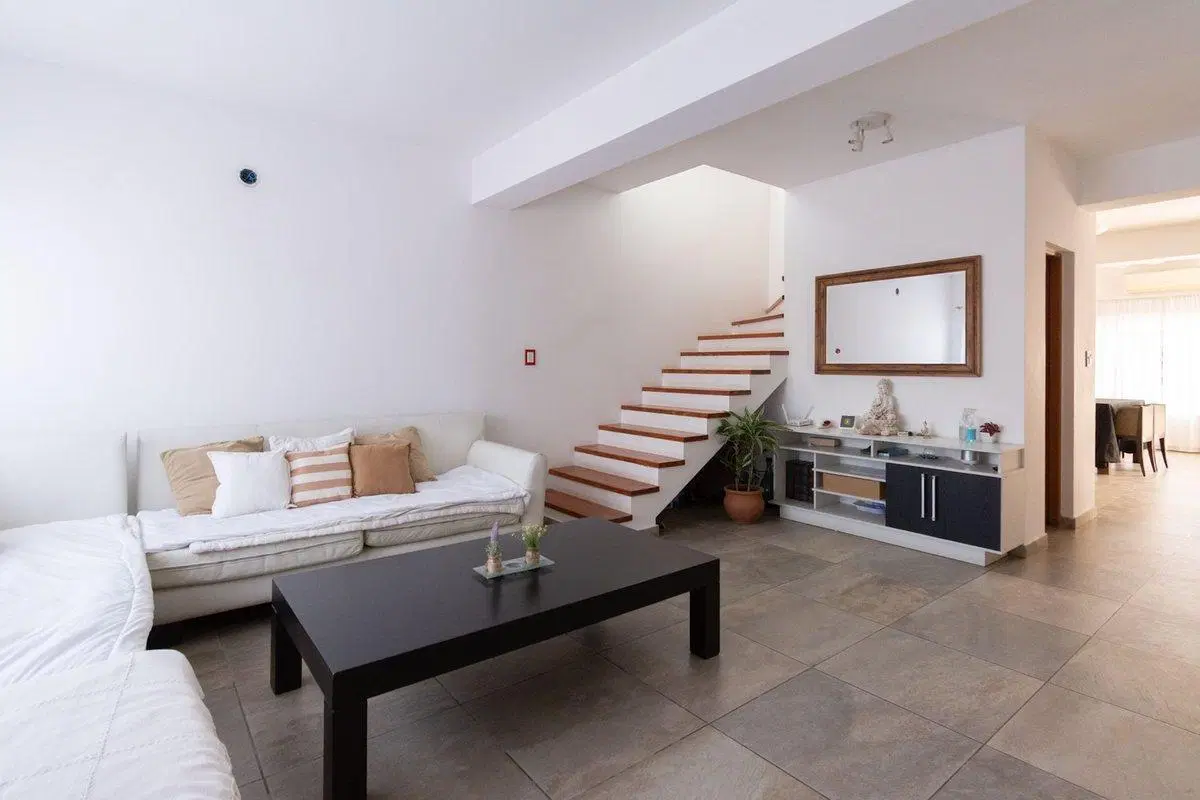 VENTA Casa en Garín Centro - jardín y cochera 4