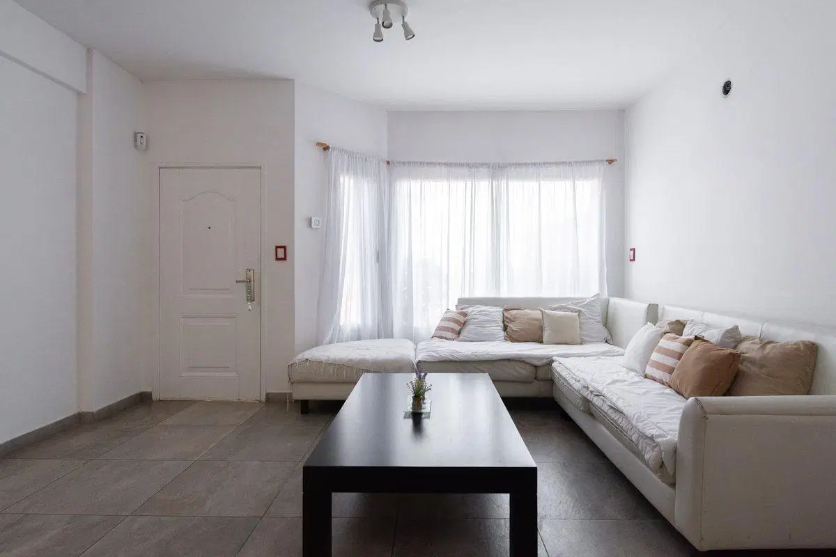 VENTA Casa en Garín Centro - jardín y cochera 2