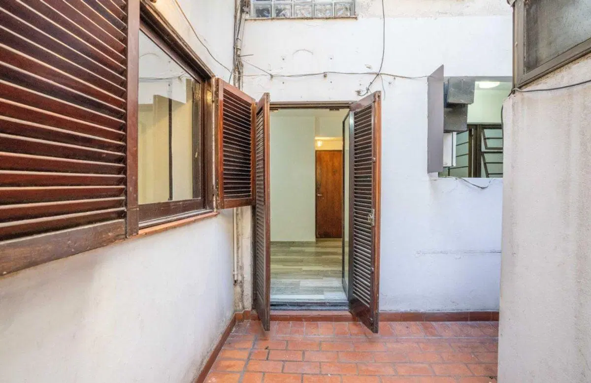 Dpto 2 amb con patio y cochera en venta Caballito 2