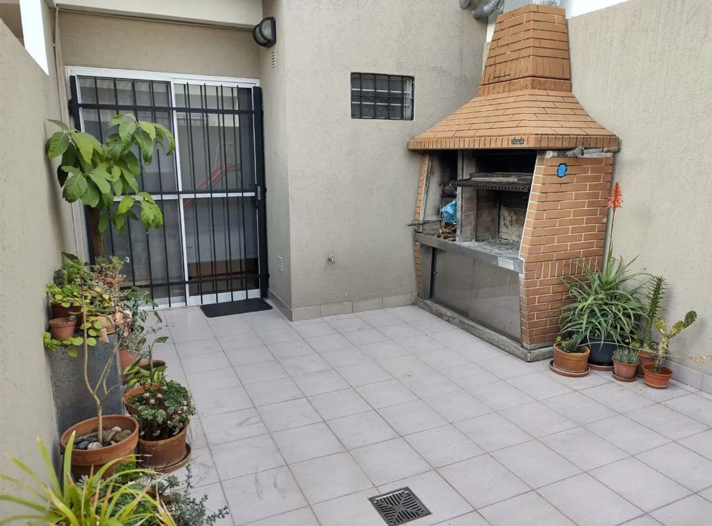 Casa duplex de 4 amb en venta en Villa Luzuriaga 2