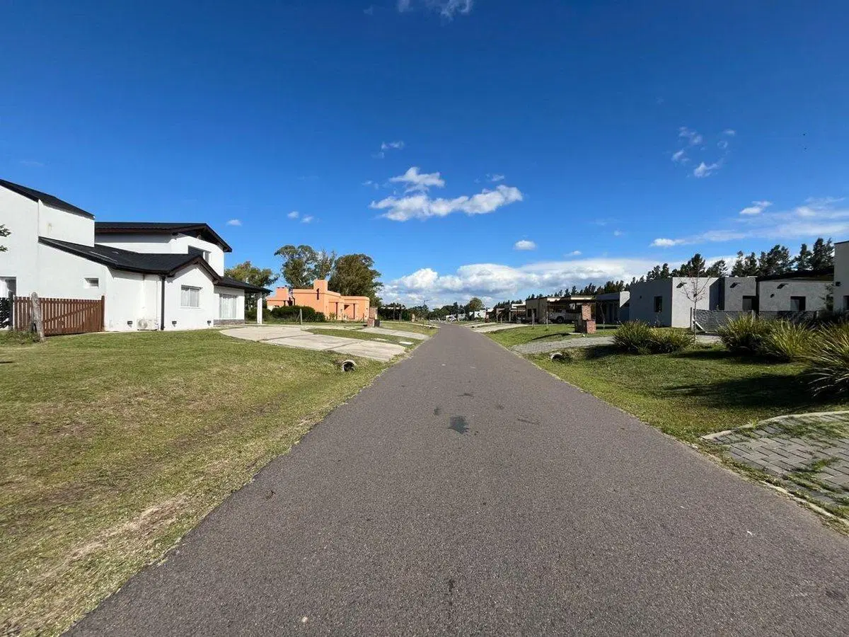 VENTA LOTE DE 1000 MTS EN BARRIO MATISSE CARDALES 2