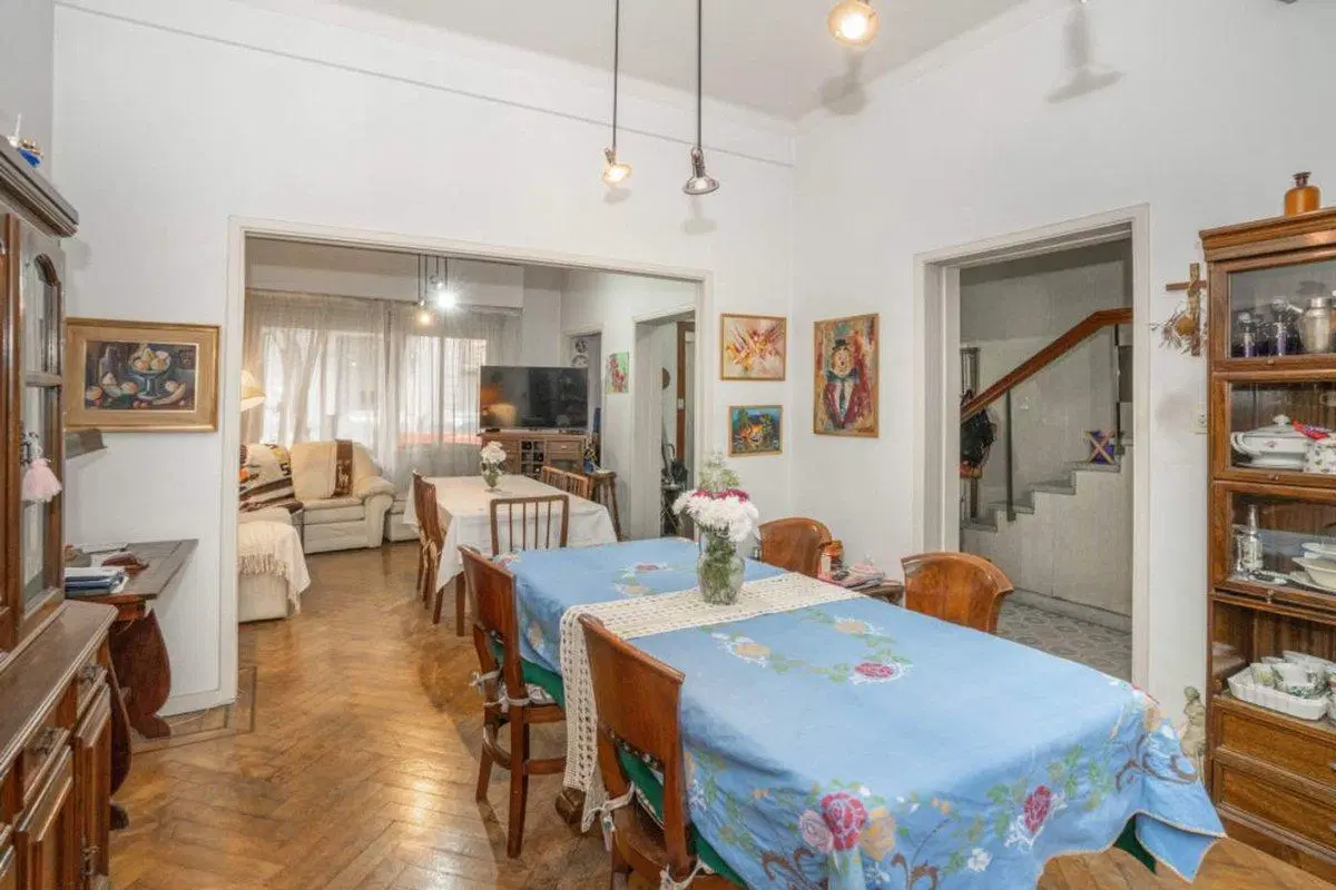 Casa 4 amb c/patio,parrilla y cochera venta Flores 4