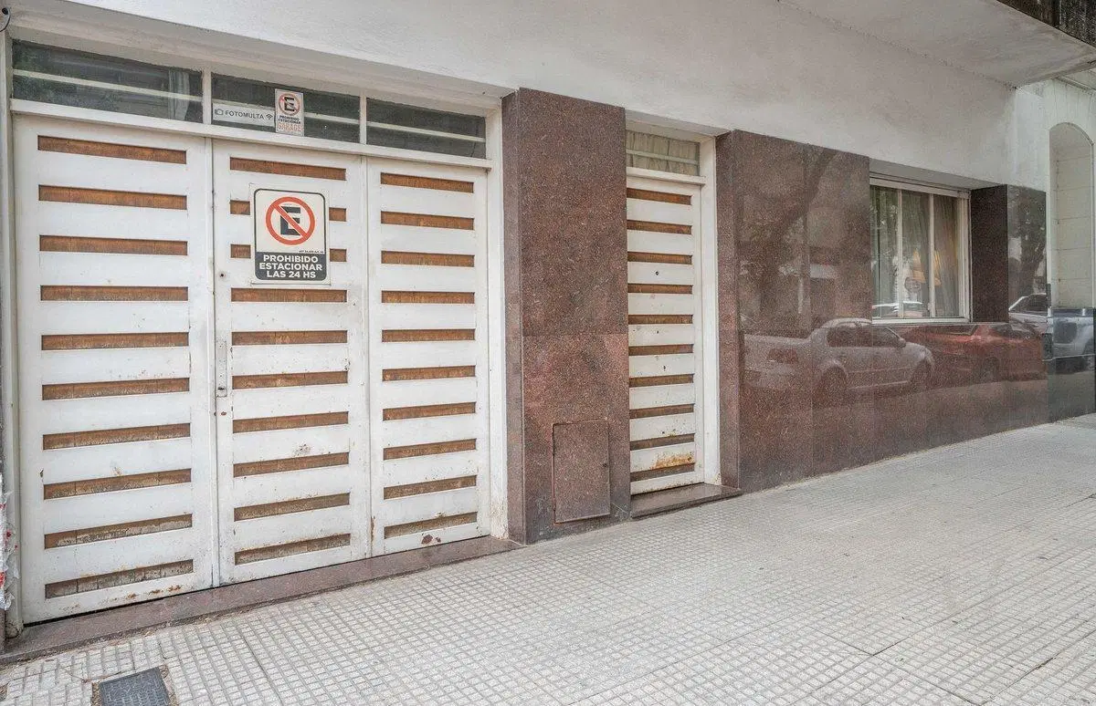 LOTE PARA DESARROLLO EN VENTA FLORES, PERMUTA! 3