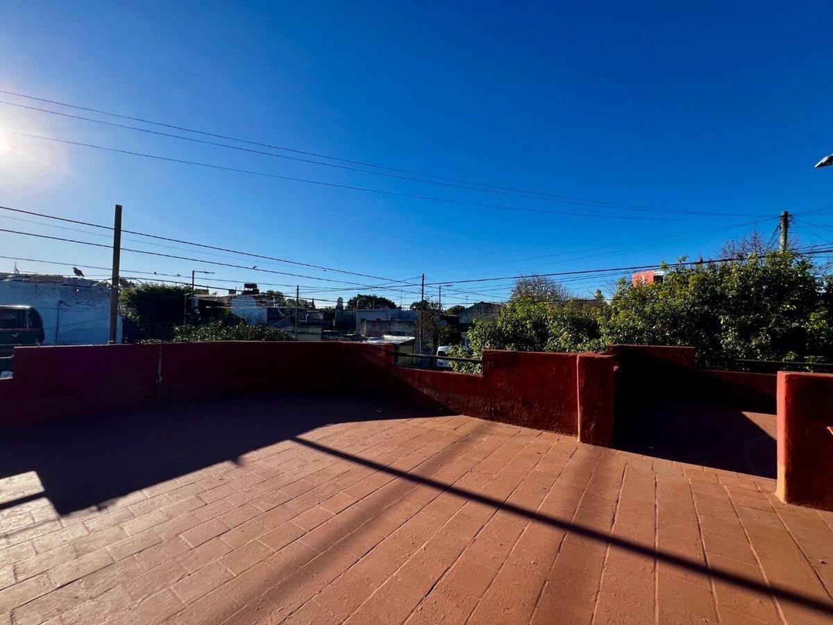 VENTA CASA 4 AMBIENTES PARQUE AVELLANEDA CABA