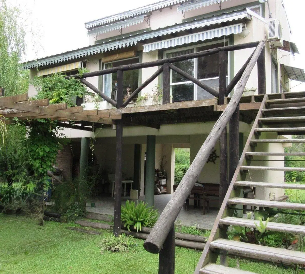 VENTA CASA EN DELTA 3 PISOS CON PARRILLA Y JARDIN 2