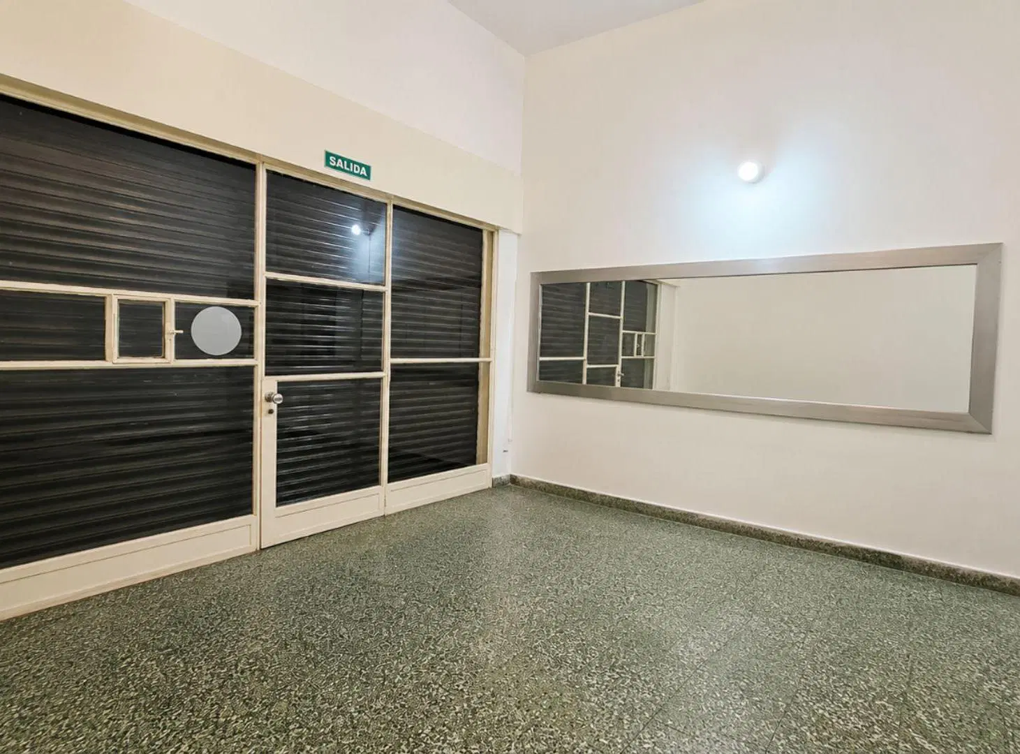 CASA EN VENTA 4AMB CON COCHERA VILLA BOSCH 4
