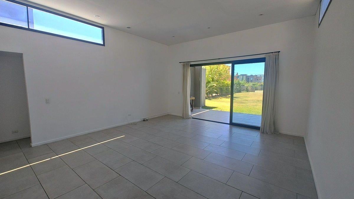 VENTA CASA 4 AMBIENTES VILA MARINA TIGRE
