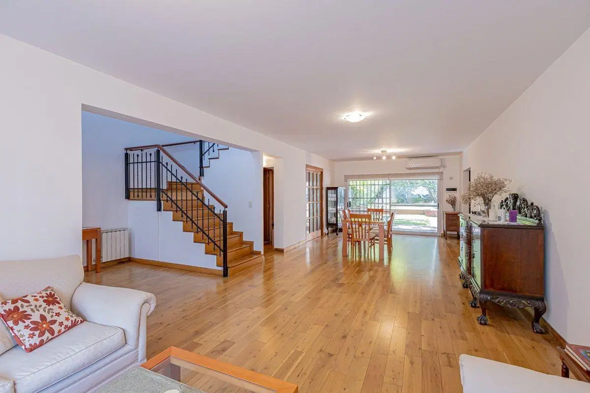 CASA 7 AMB BARRIO INGLES HURLINGHAM - APTO CREDITO 2