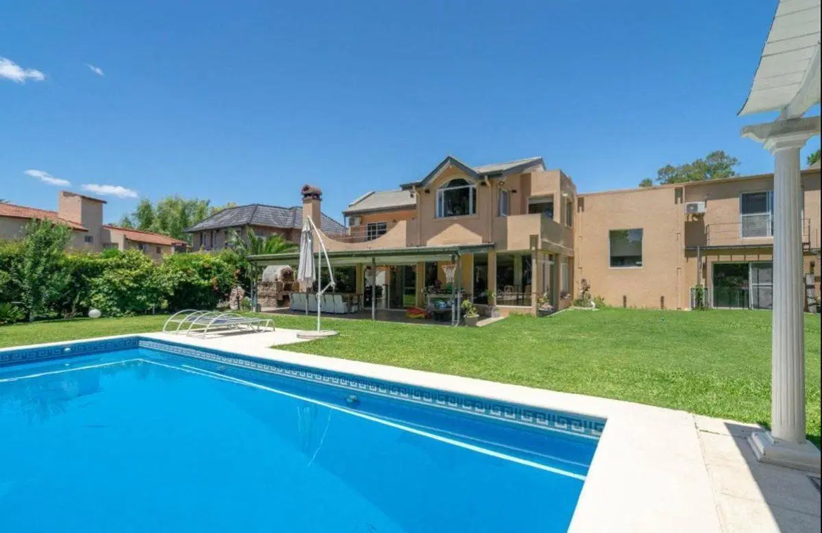 VENTA CASA EN COUNTRY NÁUTICO ESCOBAR 3
