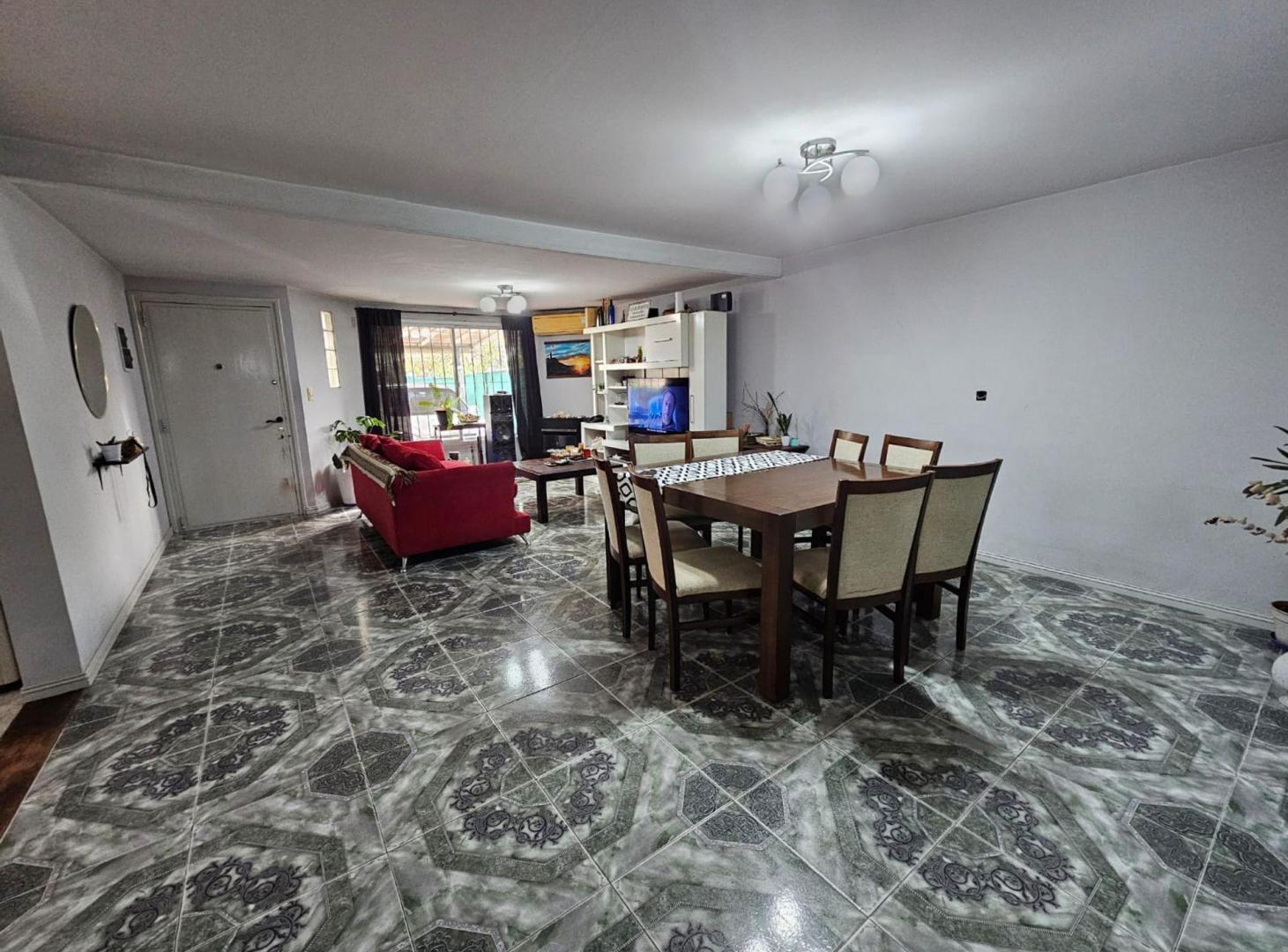 Casa en venta 6 amb Garin cochera-jardín-terraza