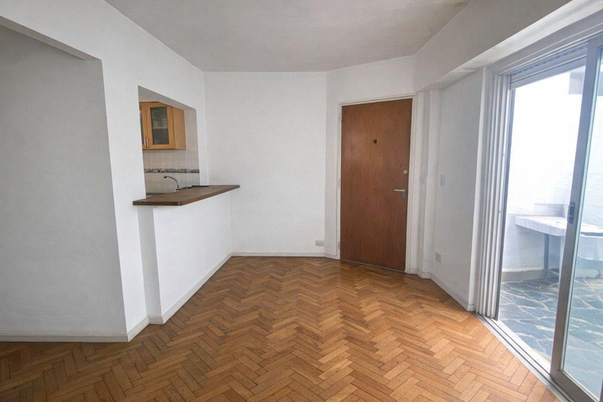 Venta Depto 2 amb. con doble Patio. Vicente Lopez