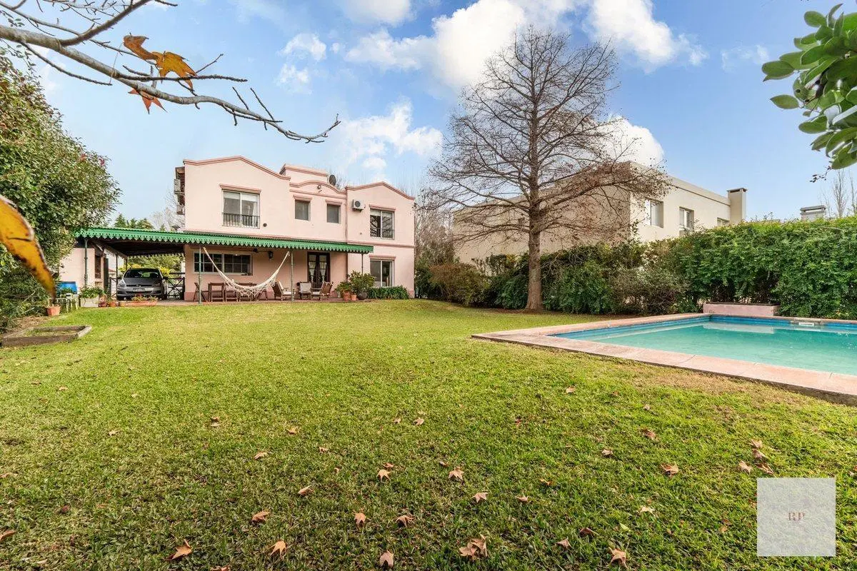 Casa  con Pileta en Barrio Cerrado – Pilar 8