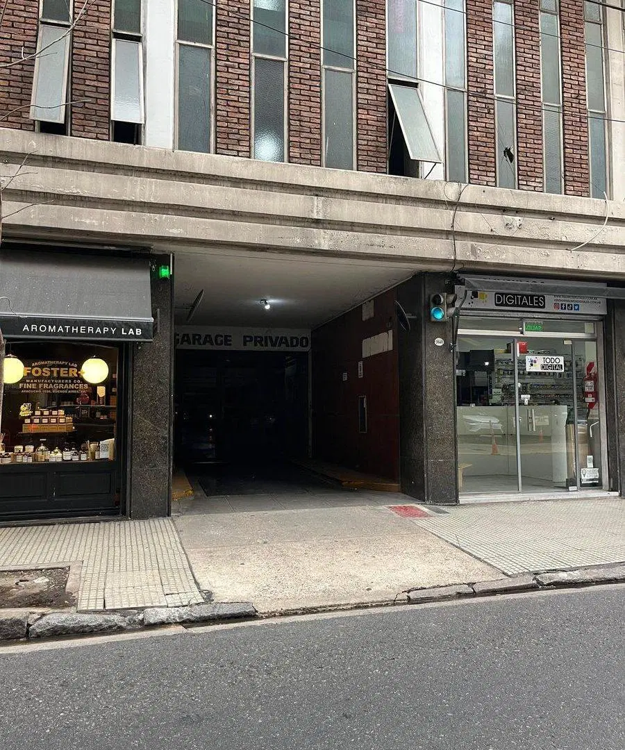 Venta Cochera en Recoleta 2