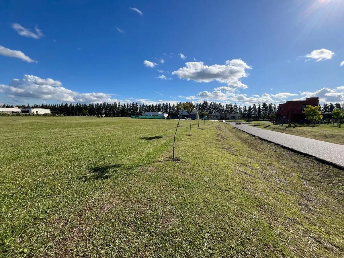 VENTA DE LOTE EN BARRIO MATISSE LOS CARDALES 3