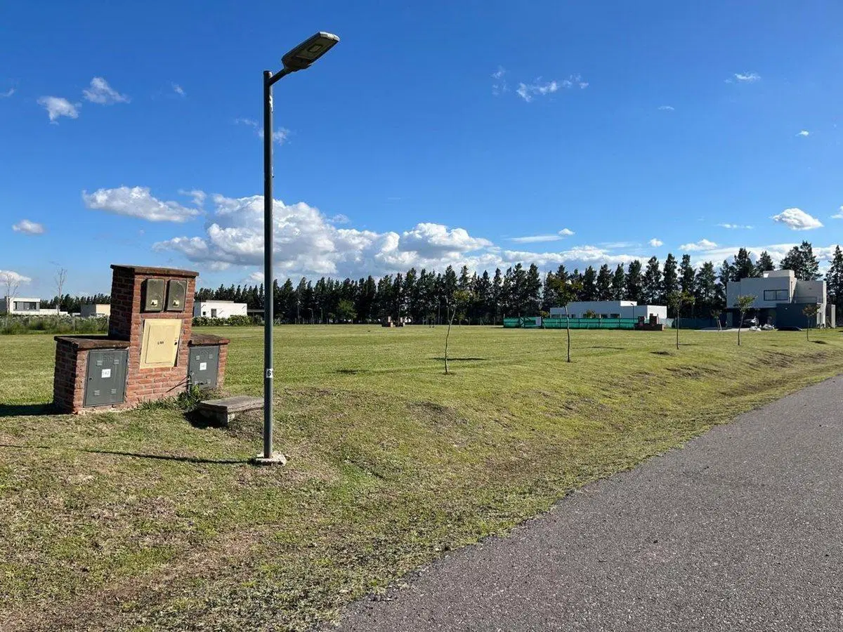 VENTA DE LOTE EN BARRIO MATISSE LOS CARDALES 2