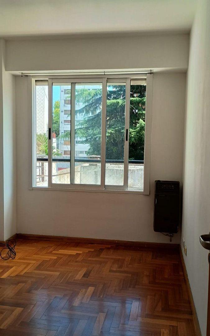 VENTA - DTO. 3 AMB. con balcón en FLORES