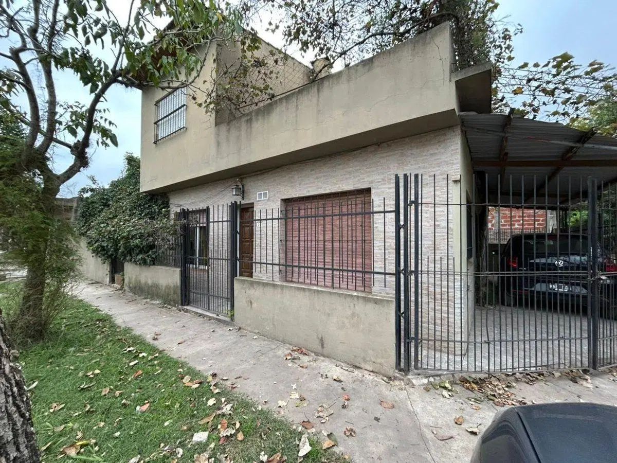 CASA 5 AMBIENTES EN VENTA GRAND BOURG 3