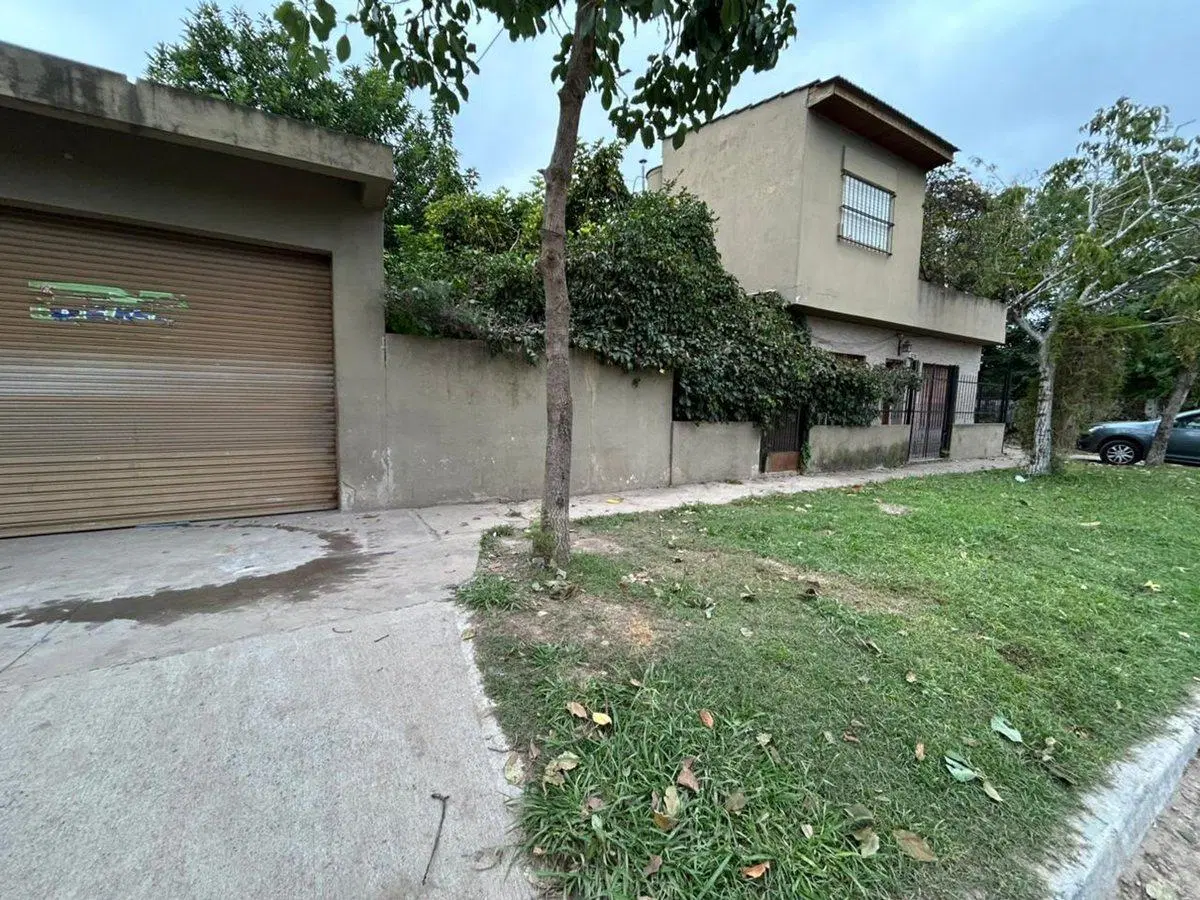 CASA 5 AMBIENTES EN VENTA GRAND BOURG 5