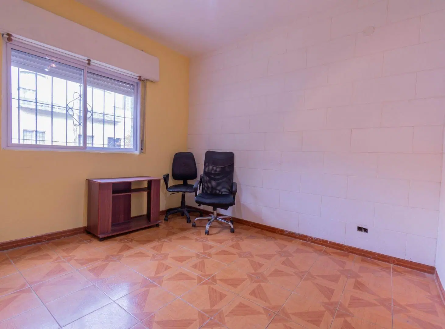 PH al frente - 4 ambientes con 2 patios y 2 baños 8