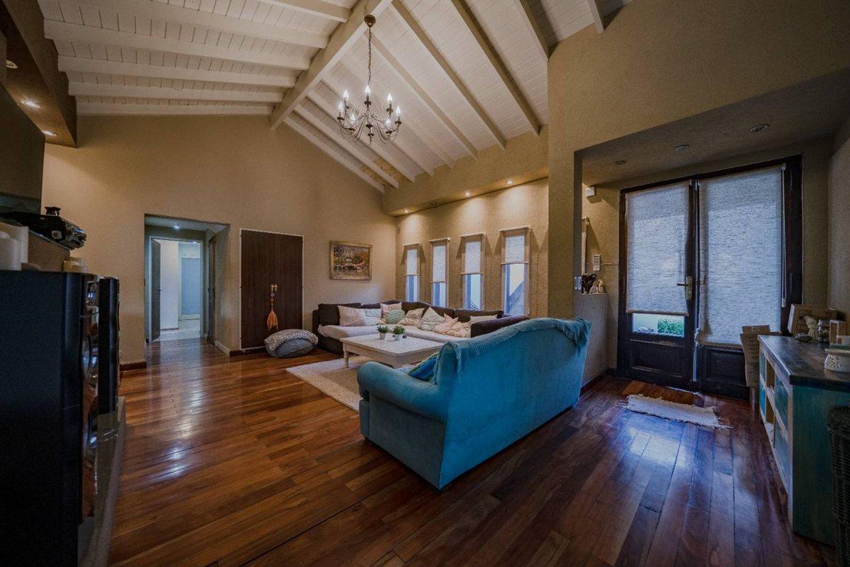Foto de VENTA CASA 5 AMBIENTES PILAR-PERMUTA, imagen 1