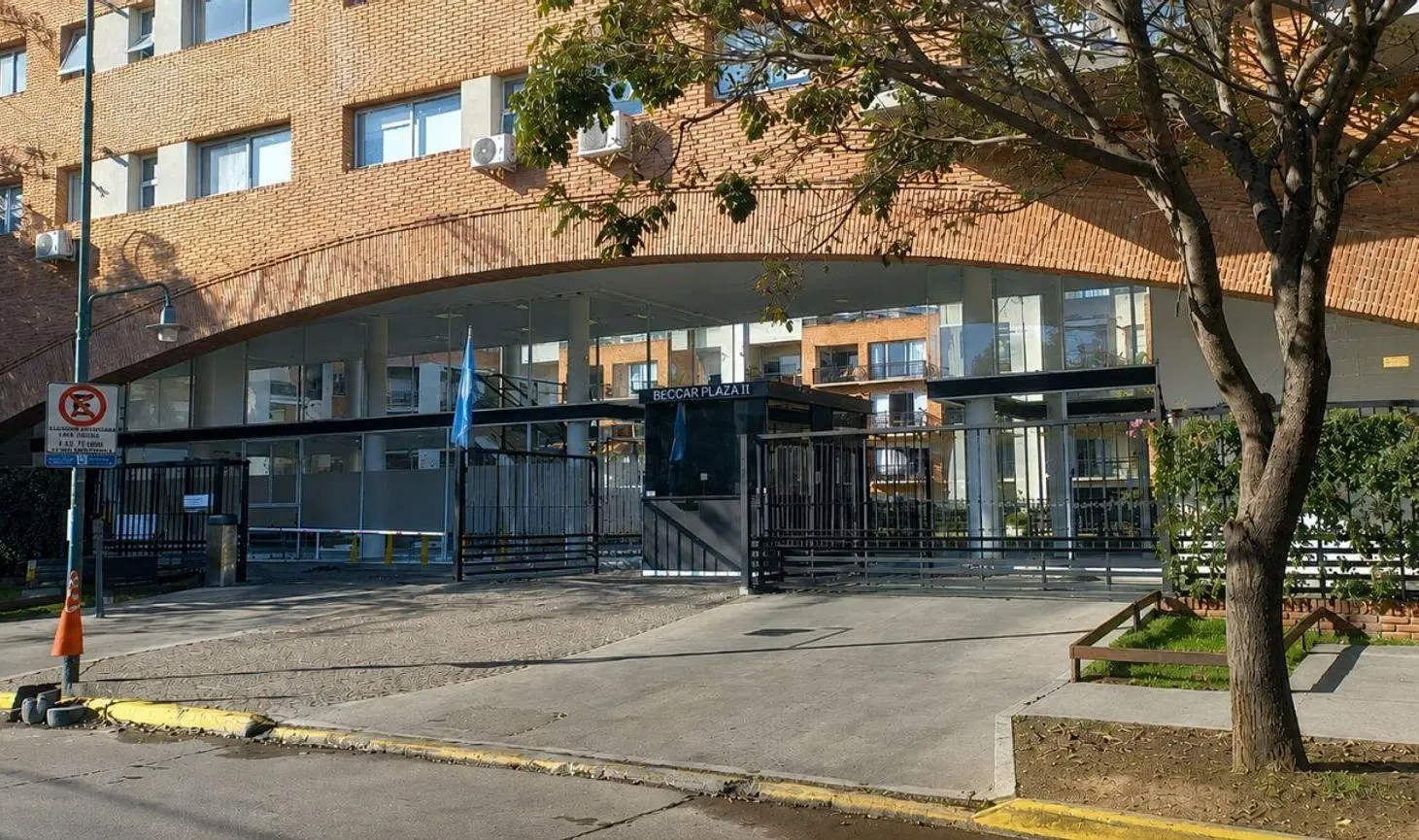 Cochera cubierta en venta en Beccar Plaza II 8