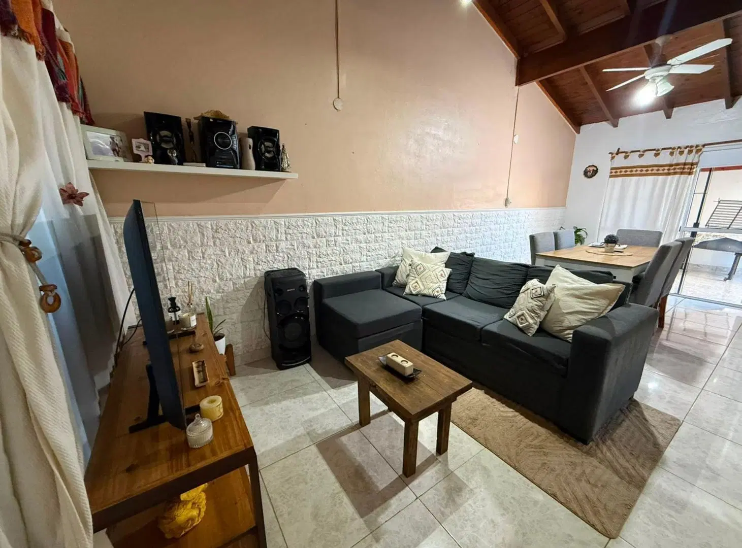CASA 4 AMBIENTES VENTA GARIN BARRIO ADAM 3