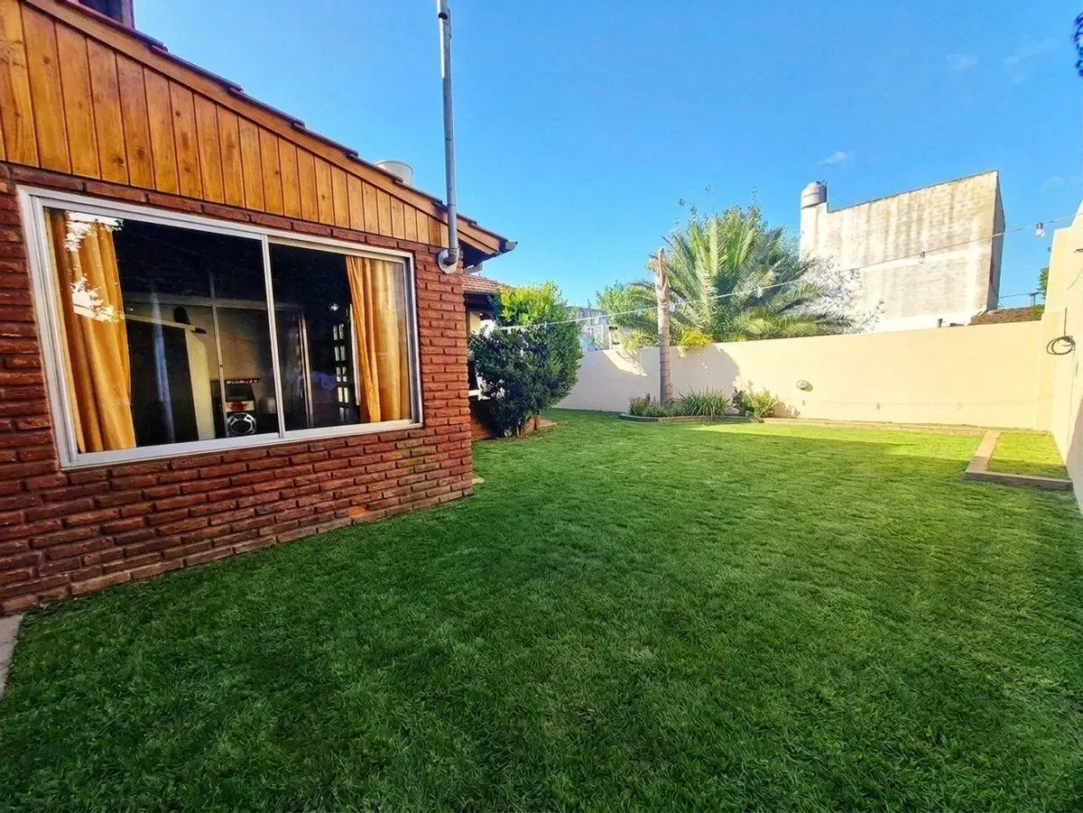 VENTA 2 CASAS EN UN LOTE-IDEAL VIVIR Y ALQUILAR! 5