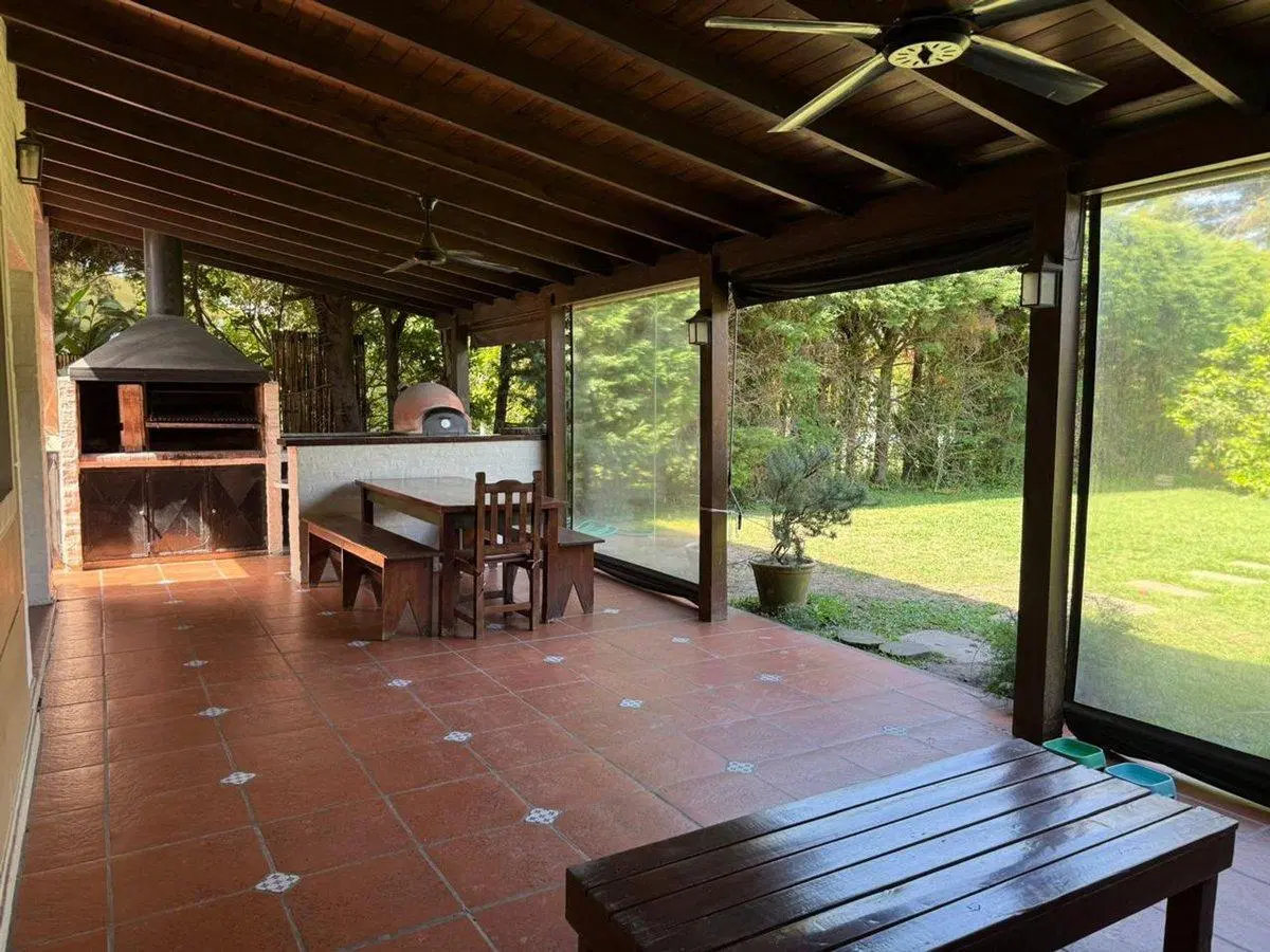 ALQUILER CASA EN BARRIO GALÁPAGOS CON JARDÍN 7 AMB 4