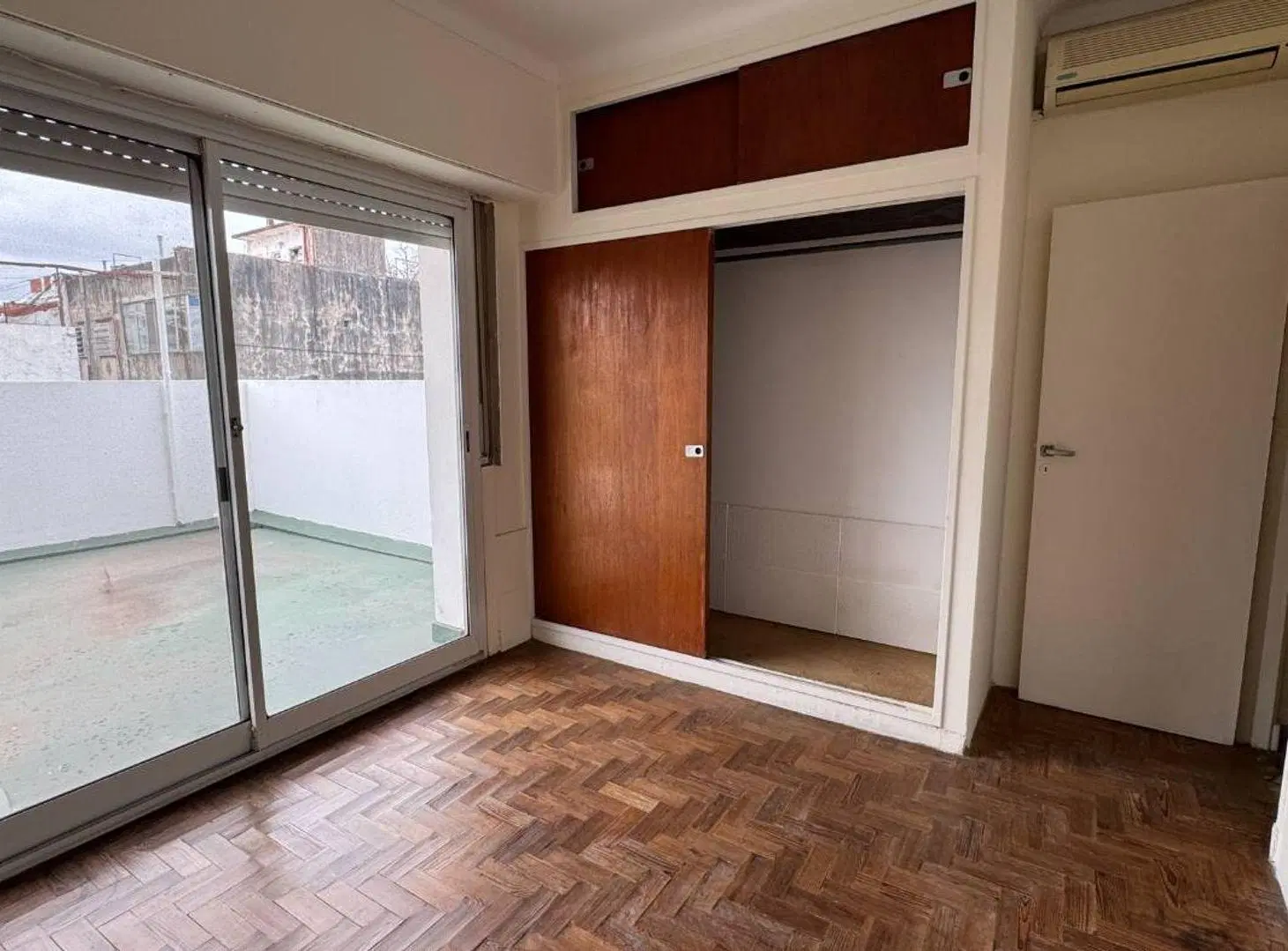 VENTA DEPTO 2 AMBIENTES CON PATIO Y TERRAZA 2