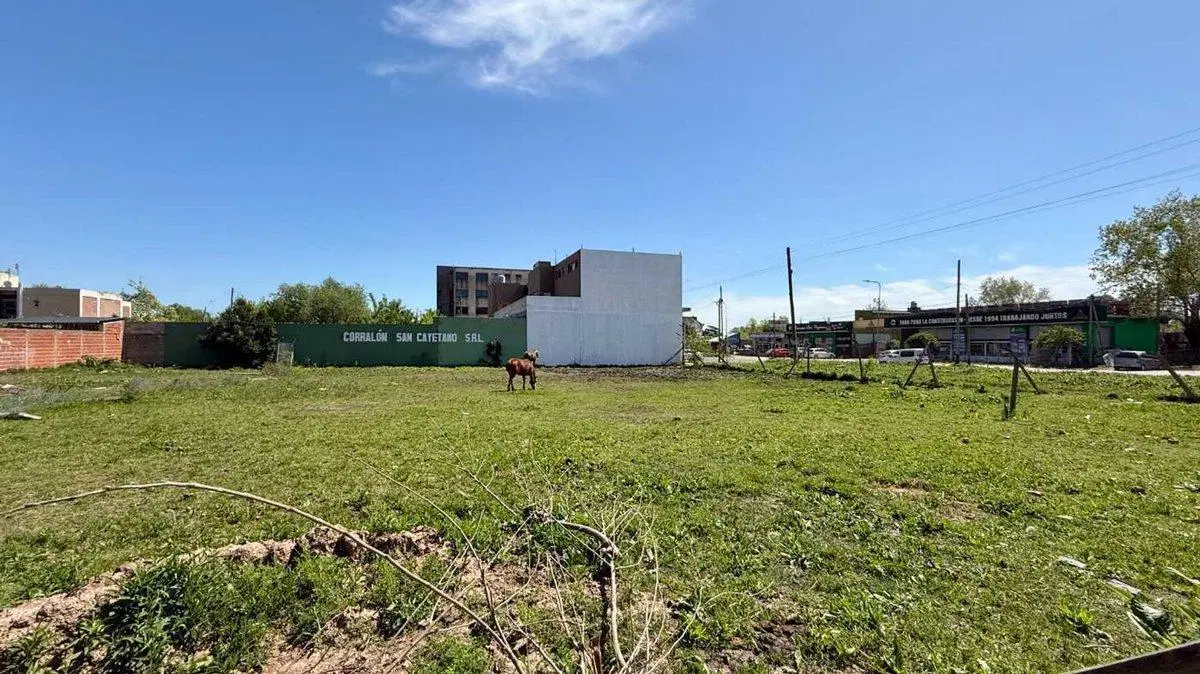 LOTE EN VENTA DE 1600M2 EN BERAZATEGUI 4