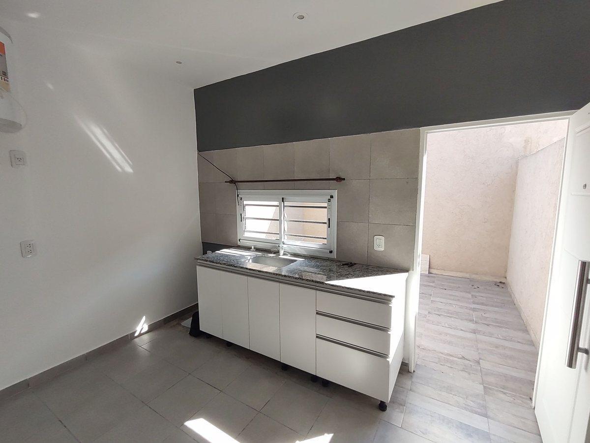 Foto de Depto 2 ambientes a la VENTA con patio José C. Paz, imagen 1