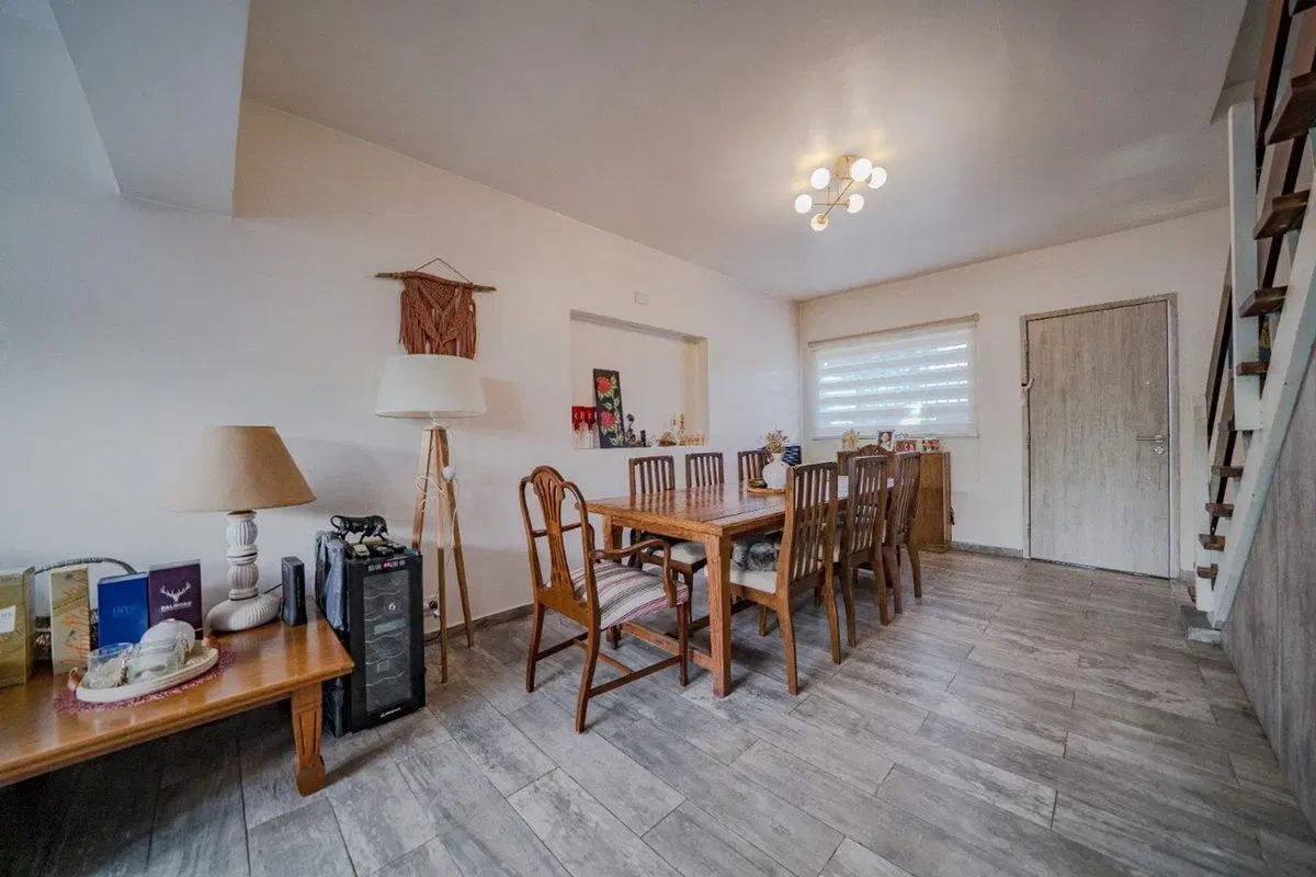VENTA CASA 4 AMBIENTES OLIVOS 4