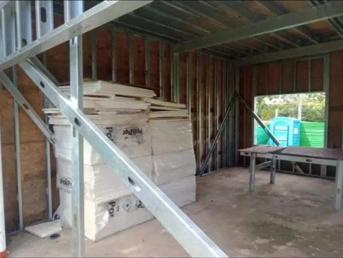VENTA CASA A TERMINAR EN PILAR 2